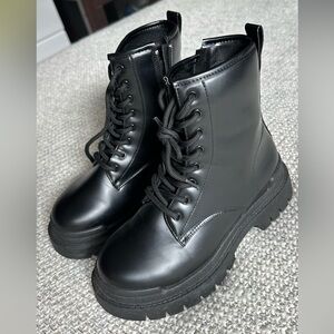 Brand new black boots size 7